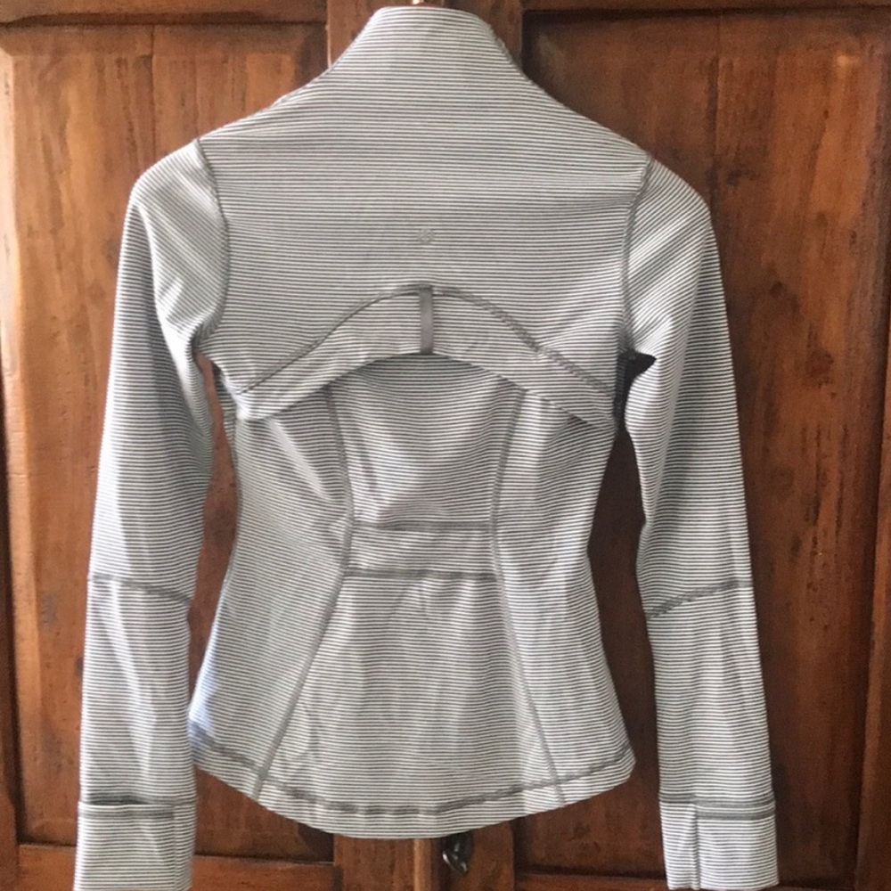 Lululemon Define jacket - Picture 3 of 7